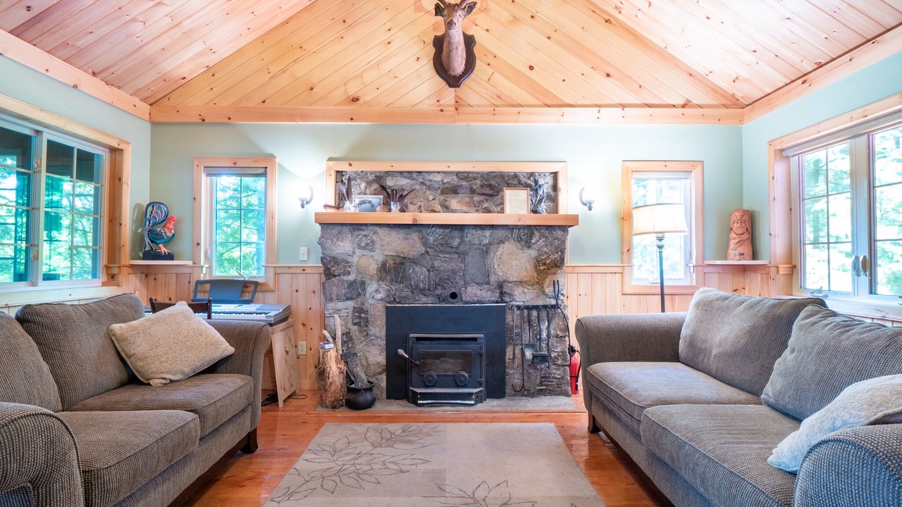 Photo of Livingroom in Bracebridge