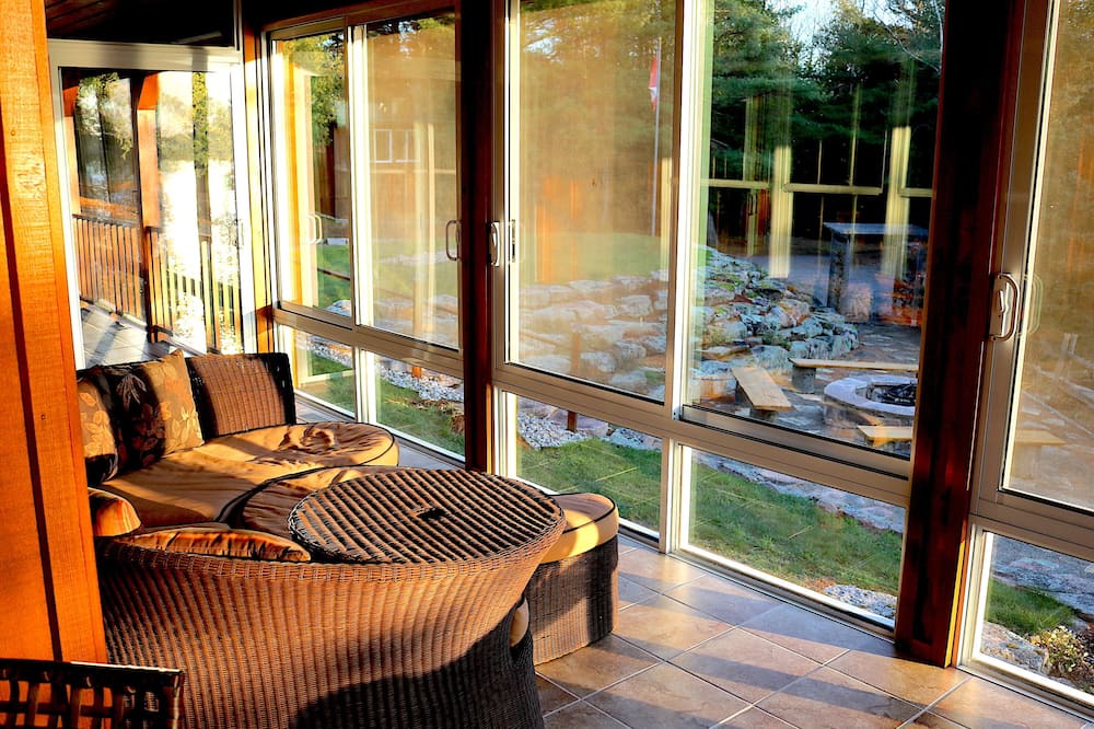 Photo of Patio Balcony in Central Frontenac