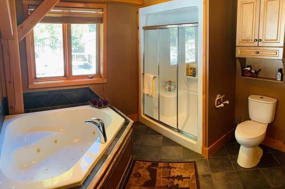 Photo of Bathroom in Manitoulin District