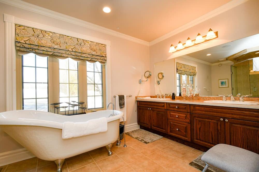 Photo of Bathroom in Selwyn