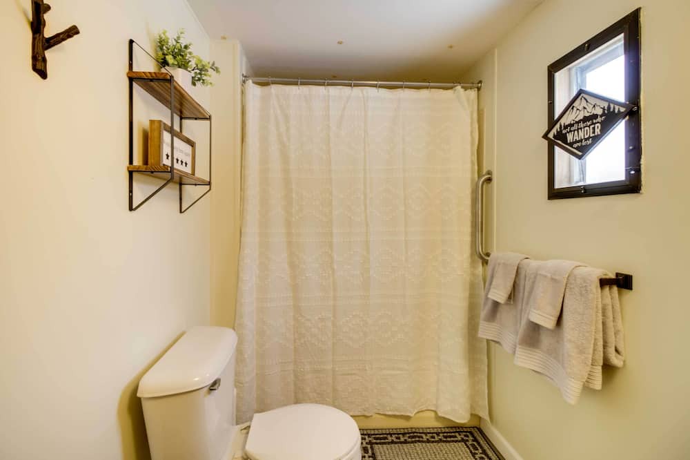 Photo of Bathroom in Mc Grath
