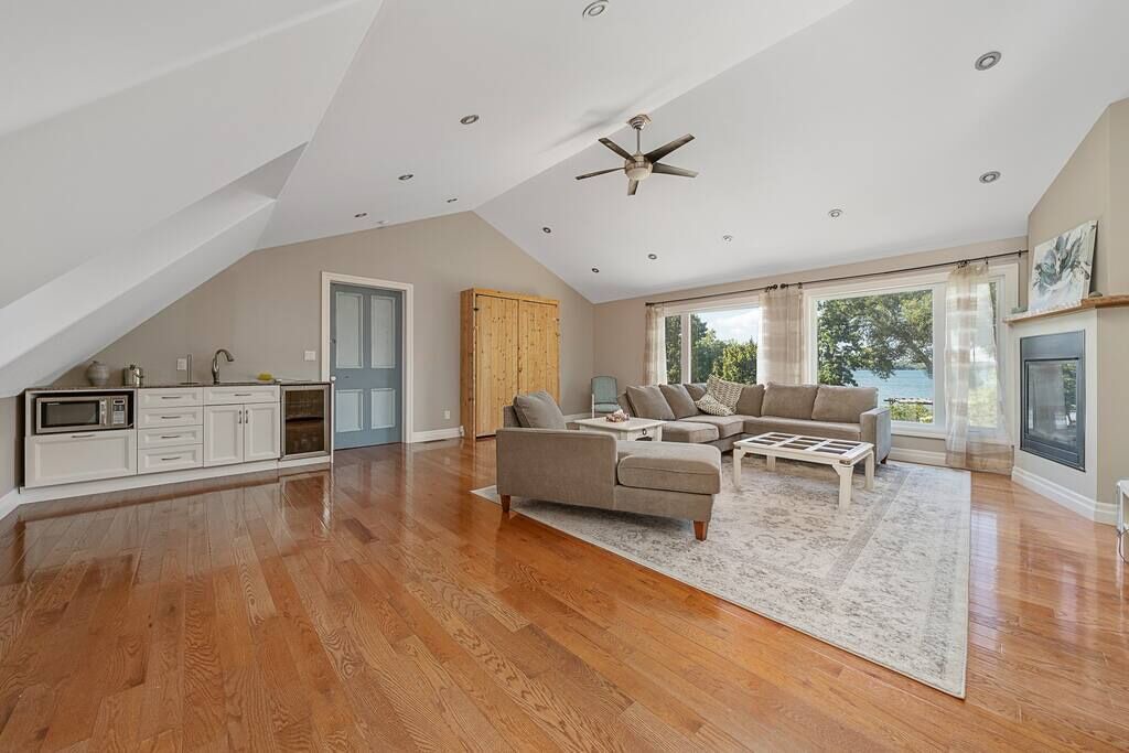 Photo of Livingroom in Milford
