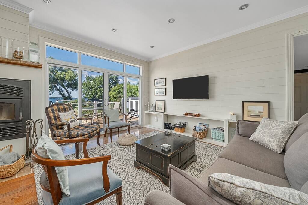Photo of Livingroom in Milford