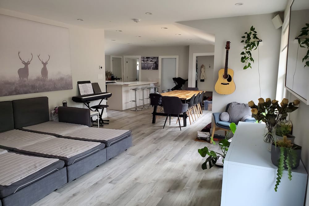 Photo of Livingroom in Washago