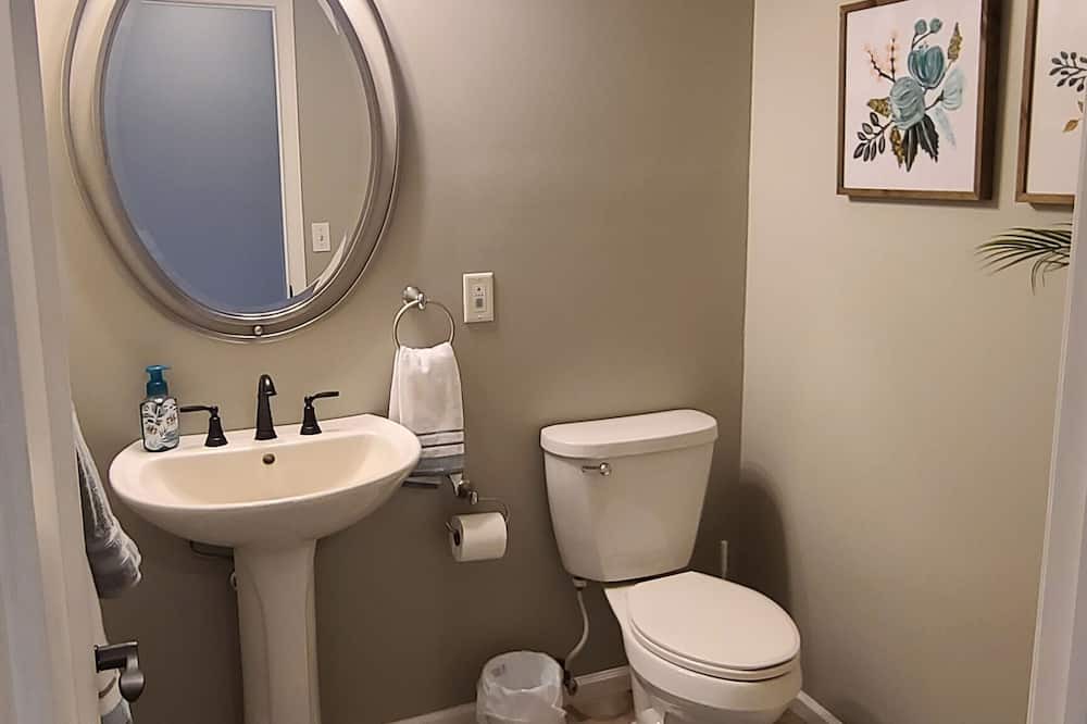 Photo of Bathroom in Starbuck