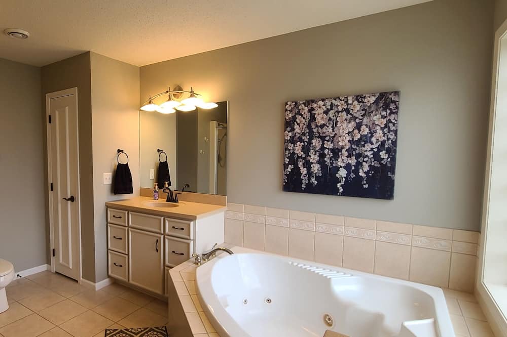 Photo of Bathroom in Starbuck