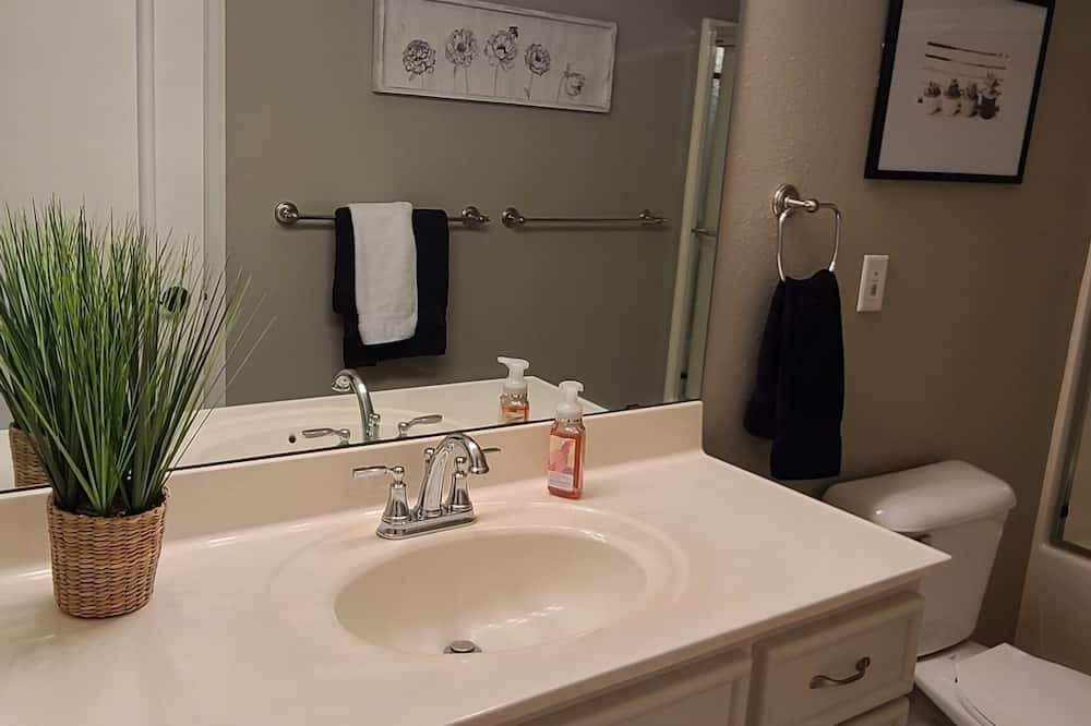 Photo of Bathroom in Starbuck