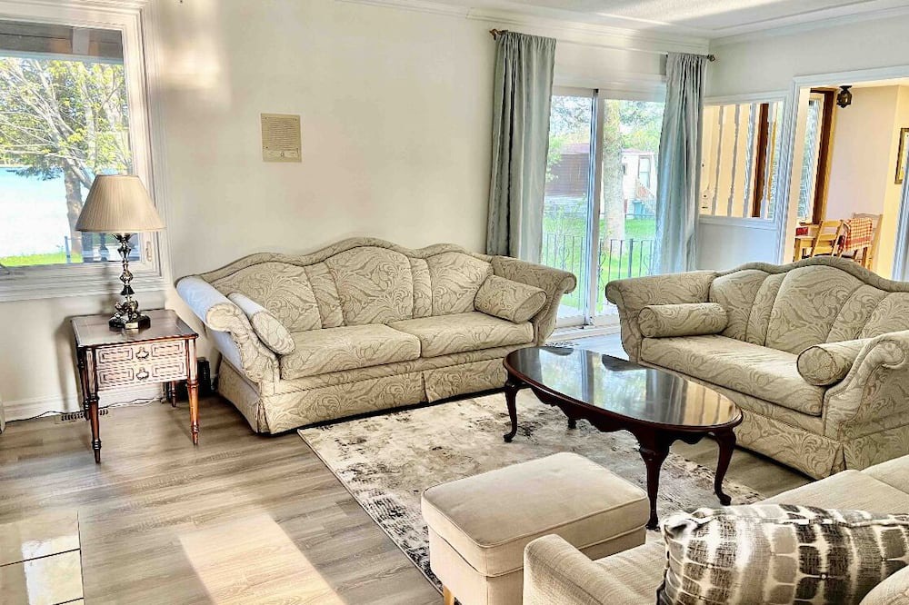 Photo of Livingroom in Bolsover