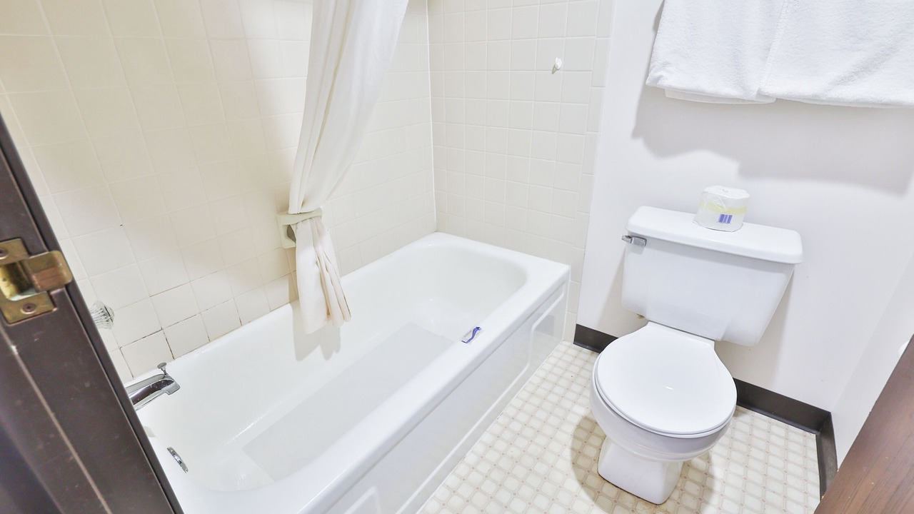 Photo of Bathroom in Pipestone Historic District