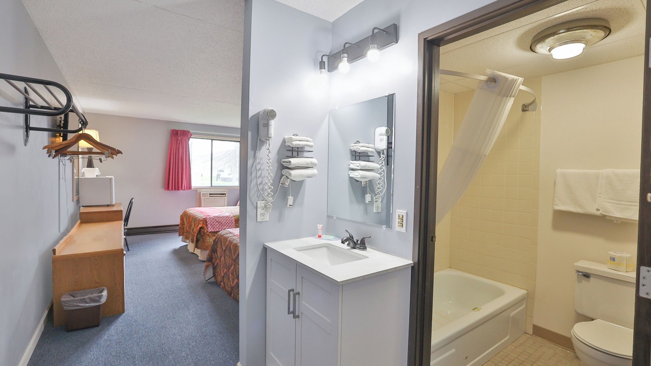 Photo of Bathroom in Pipestone Historic District