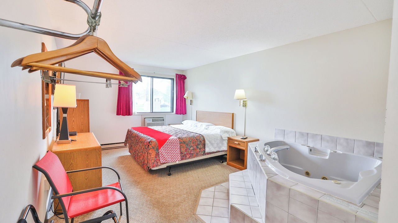 Photo of Bedroom in Pipestone Historic District