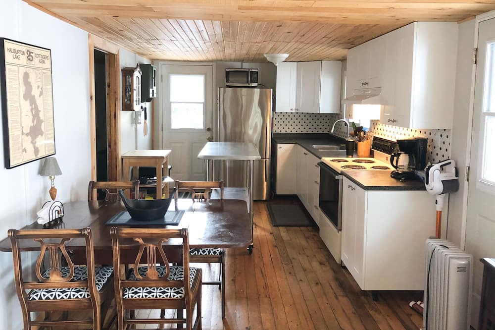 Photo of Kitchen in Dysart et al
