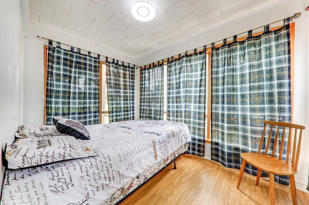 Photo of Bedroom in Fenelon Falls