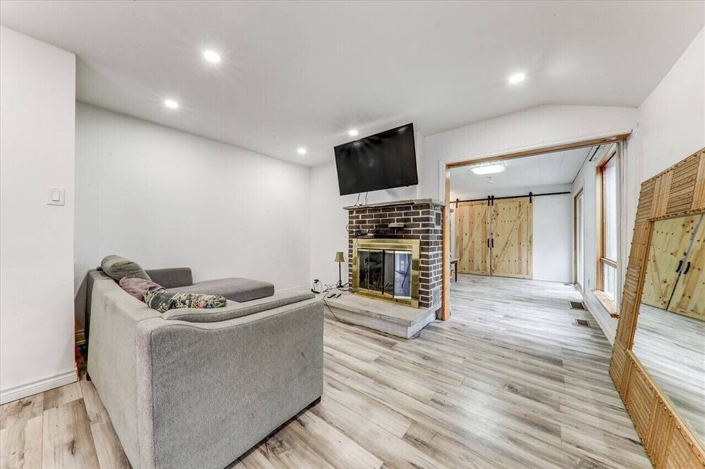 Photo of Livingroom in Fenelon Falls