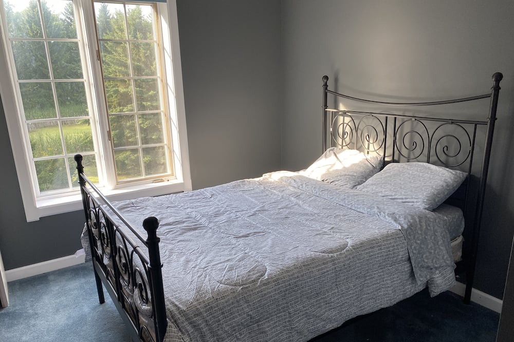 Photo of Bedroom in Frontenac
