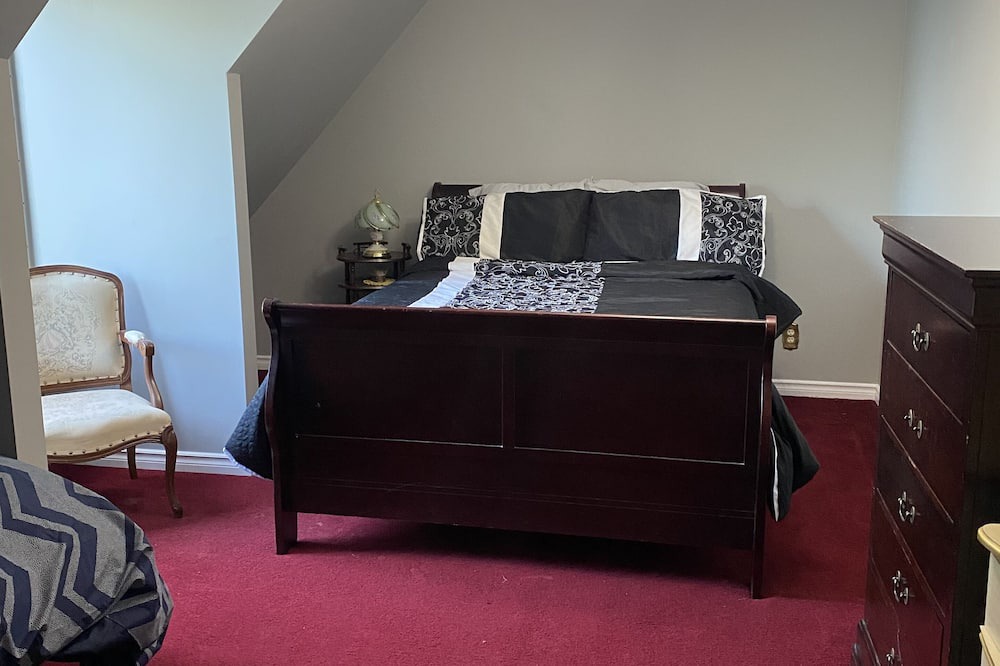 Photo of Livingroom in Frontenac