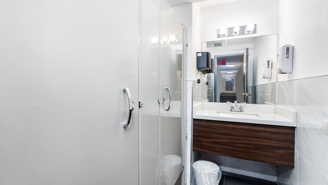 Photo of Bathroom in Kensington Market