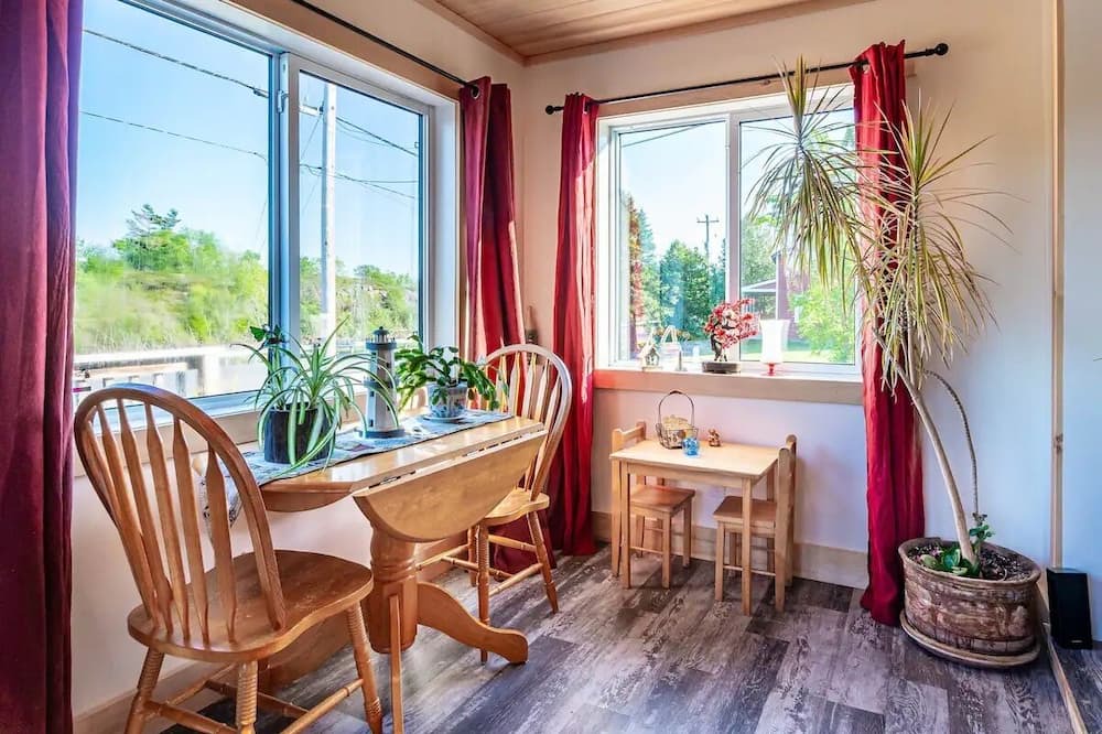 Photo of Bedroom in Britt