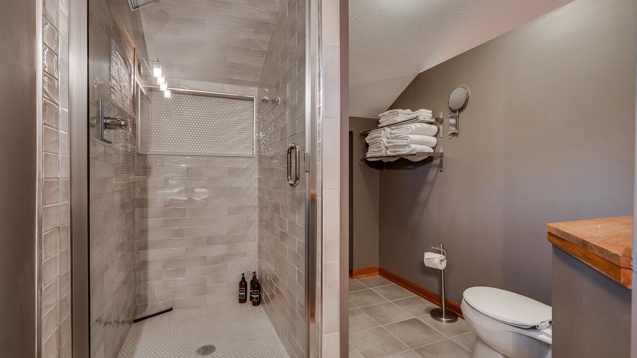 Photo of Bathroom in Macalester - Groveland
