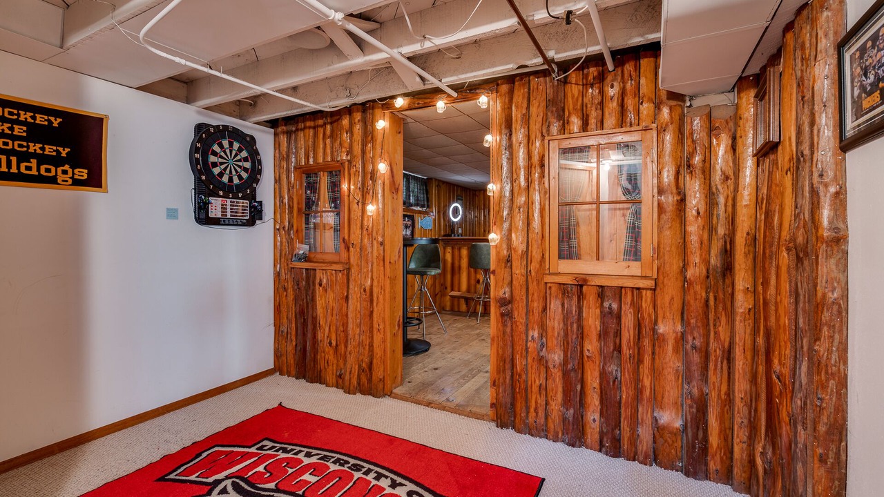 Photo of Livingroom in Macalester - Groveland