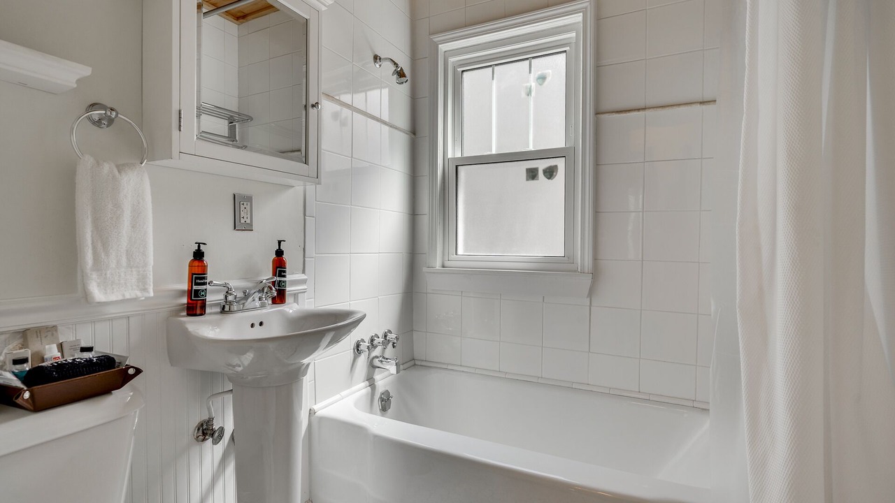 Photo of Bathroom in Macalester - Groveland