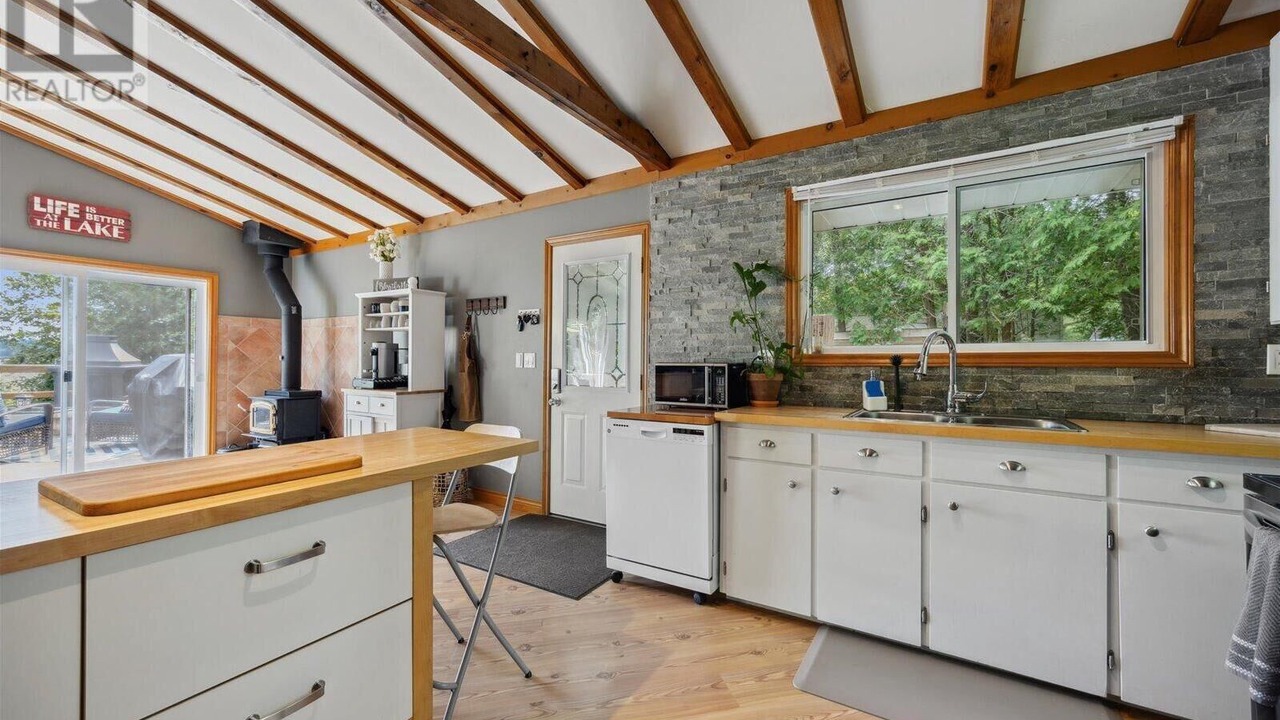 Photo of Kitchen in Kawartha Lakes