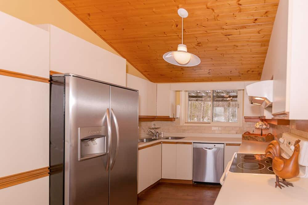 Photo of Kitchen in Douro-Dummer