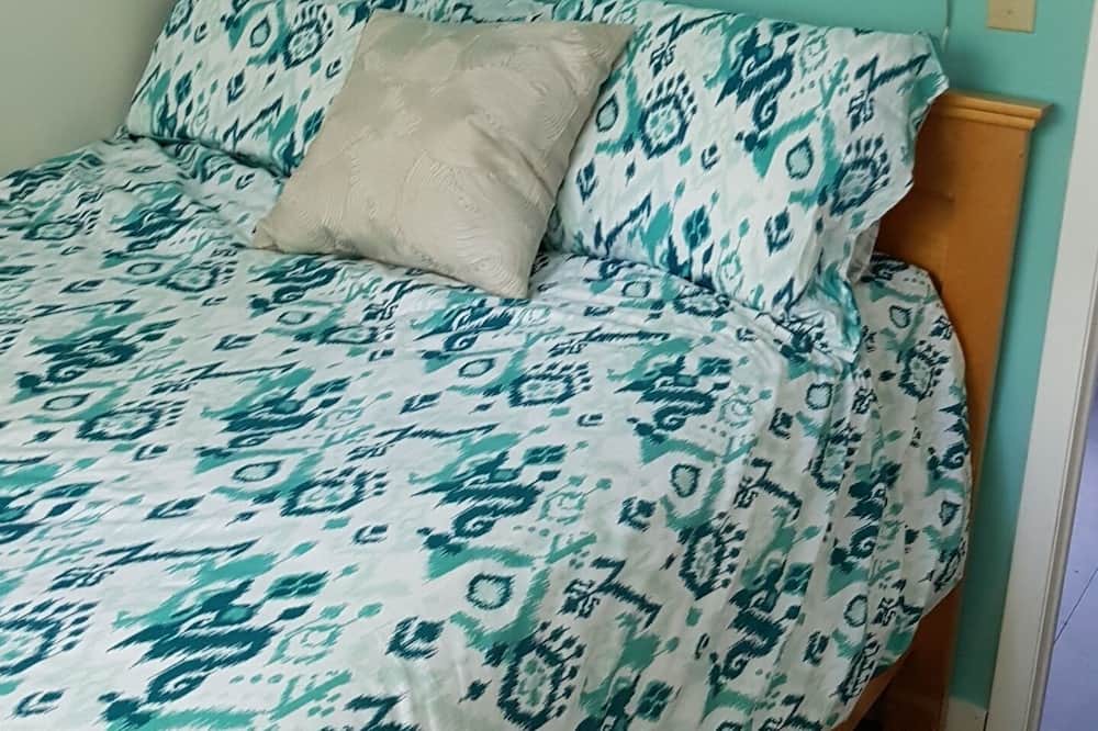 Photo of Bedroom in Dysart et al
