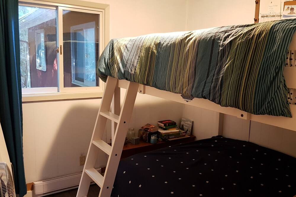 Photo of Bedroom in Dysart et al