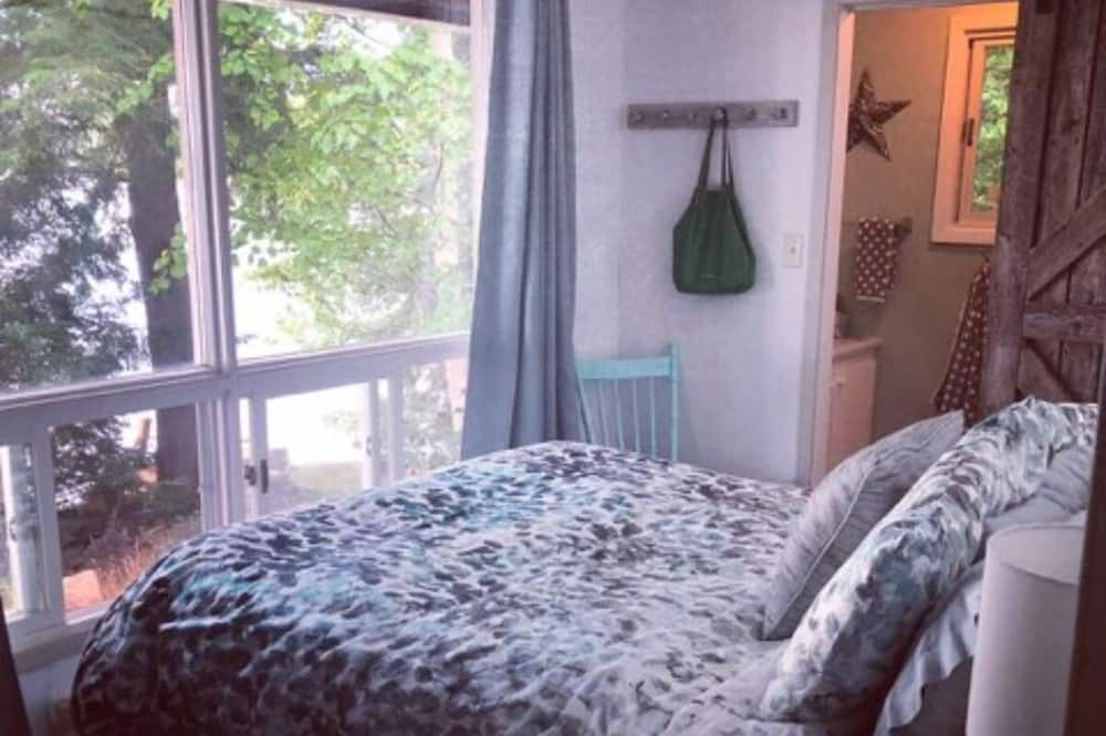 Photo of Bedroom in Dysart et al