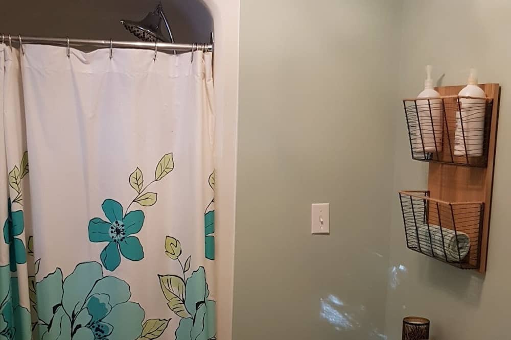 Photo of Bathroom in Dysart et al