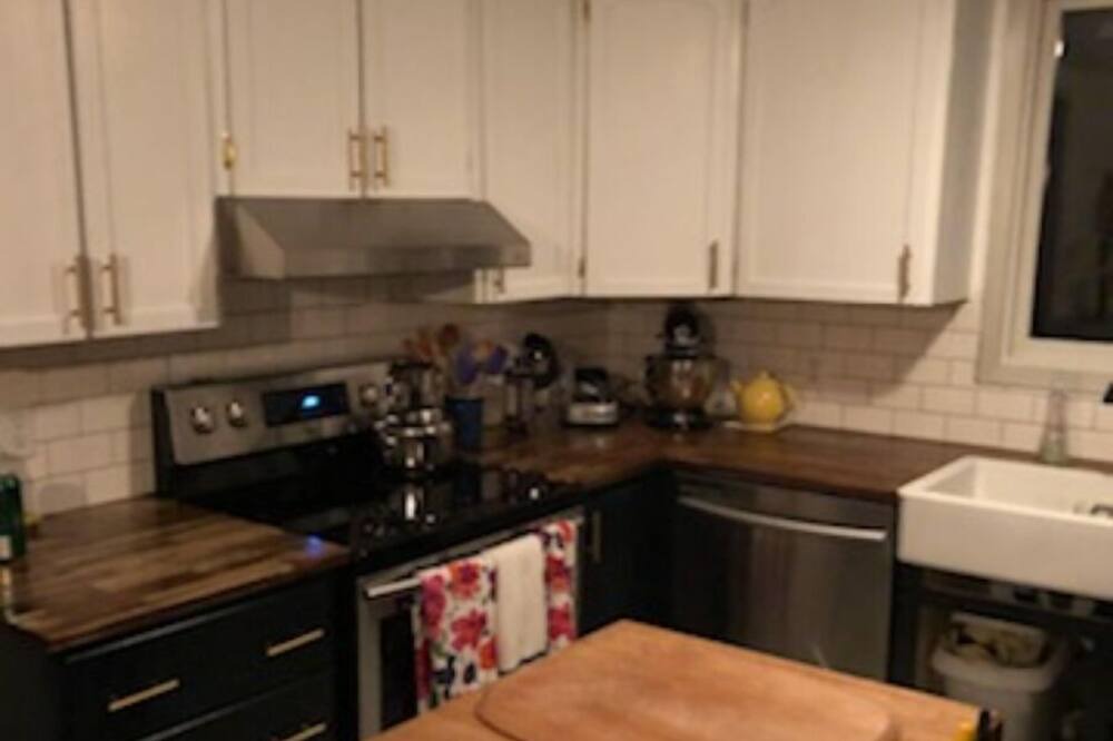 Photo of Kitchen in Dysart et al