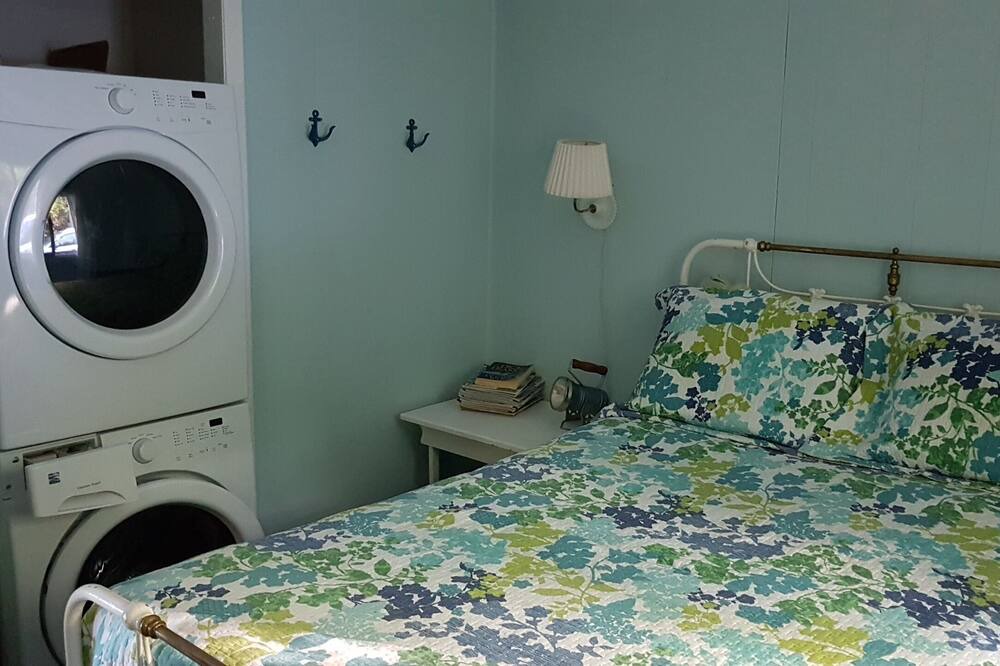 Photo of Bedroom in Dysart et al