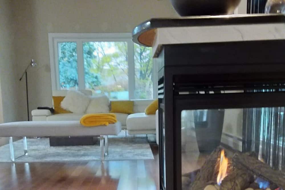 Photo of Livingroom in Stoney Creek