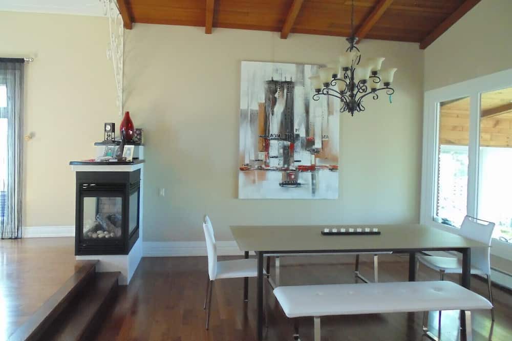 Photo of Kitchen in Stoney Creek