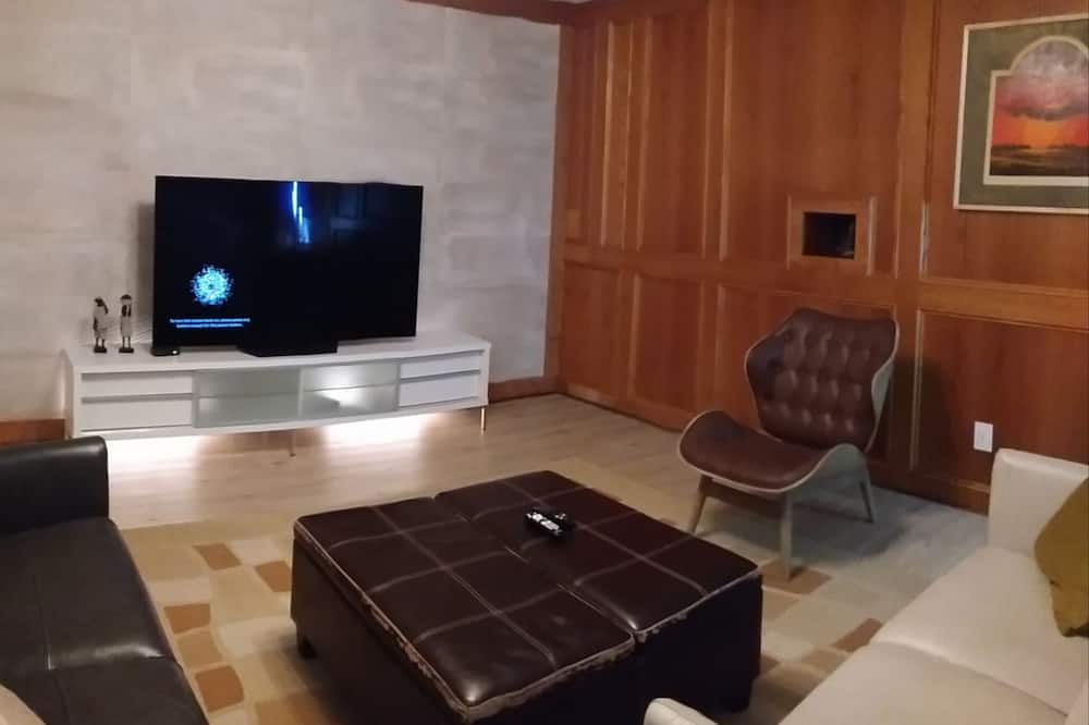 Photo of Livingroom in Stoney Creek