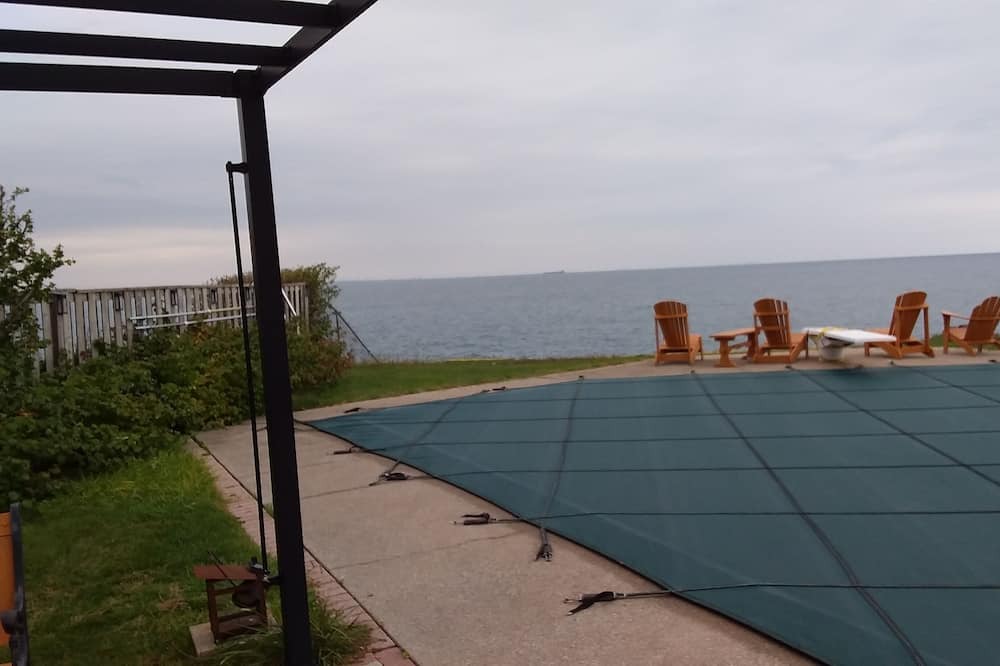 Photo of Outdoor in Stoney Creek