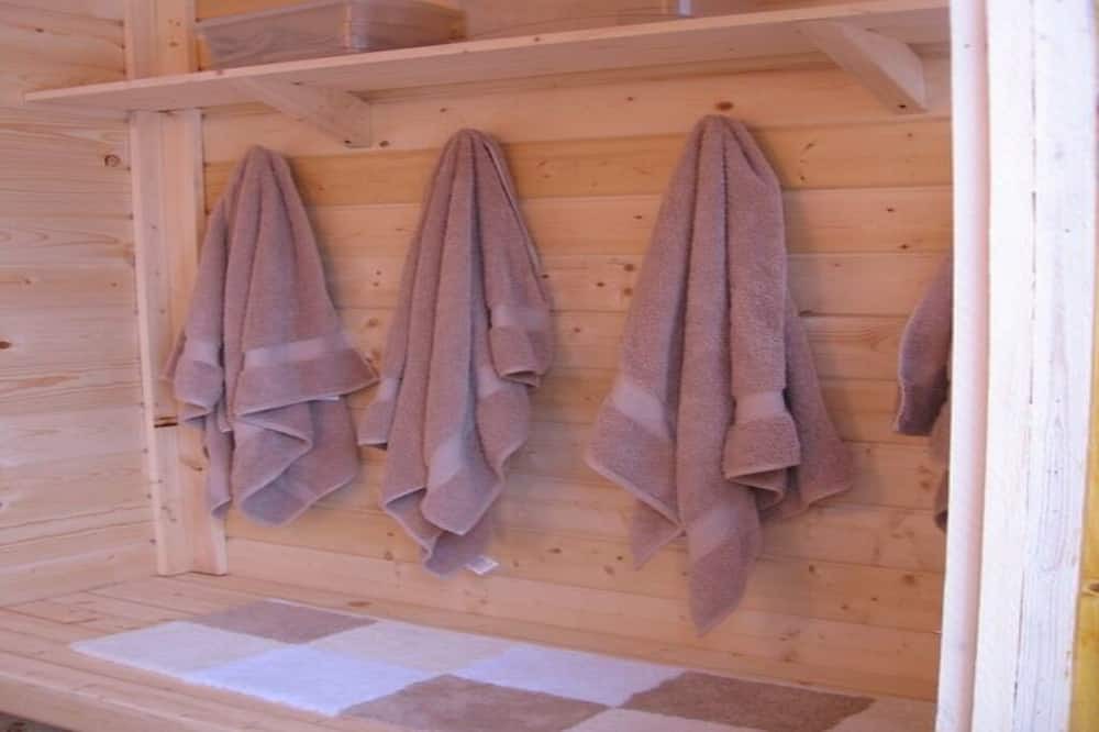 Photo of Bathroom in Melrude