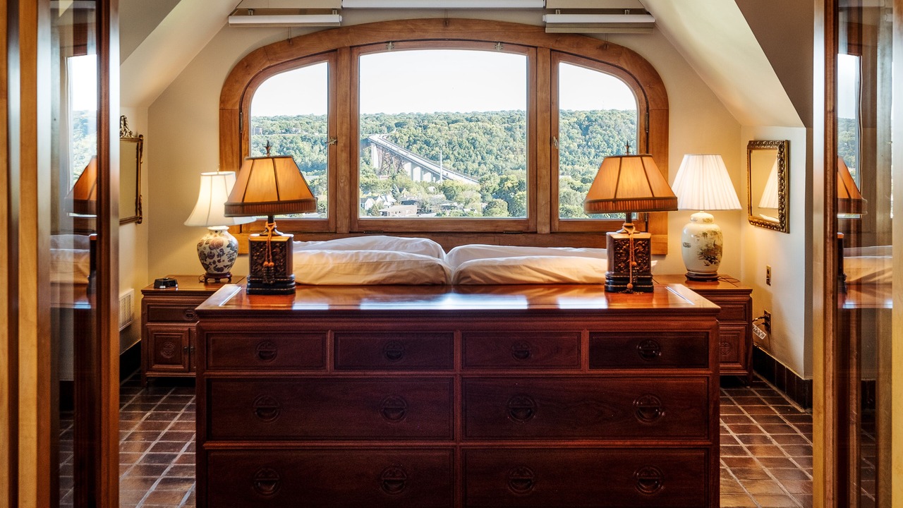 Photo of Bedroom in Summit - University