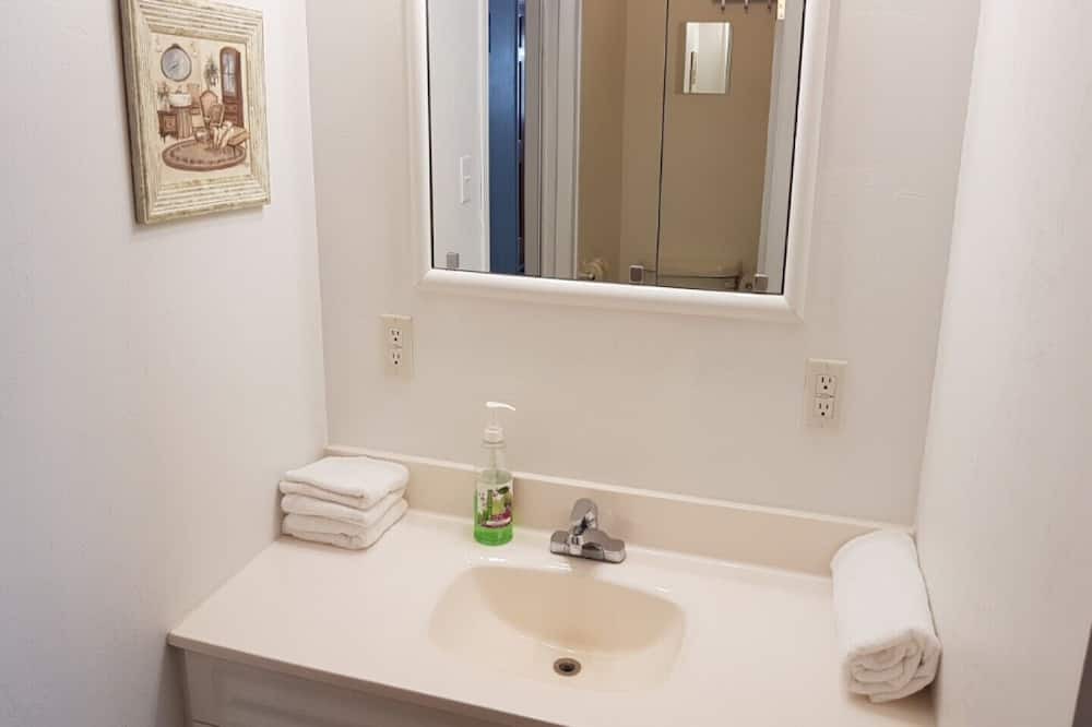 Photo of Bathroom in Chapleau