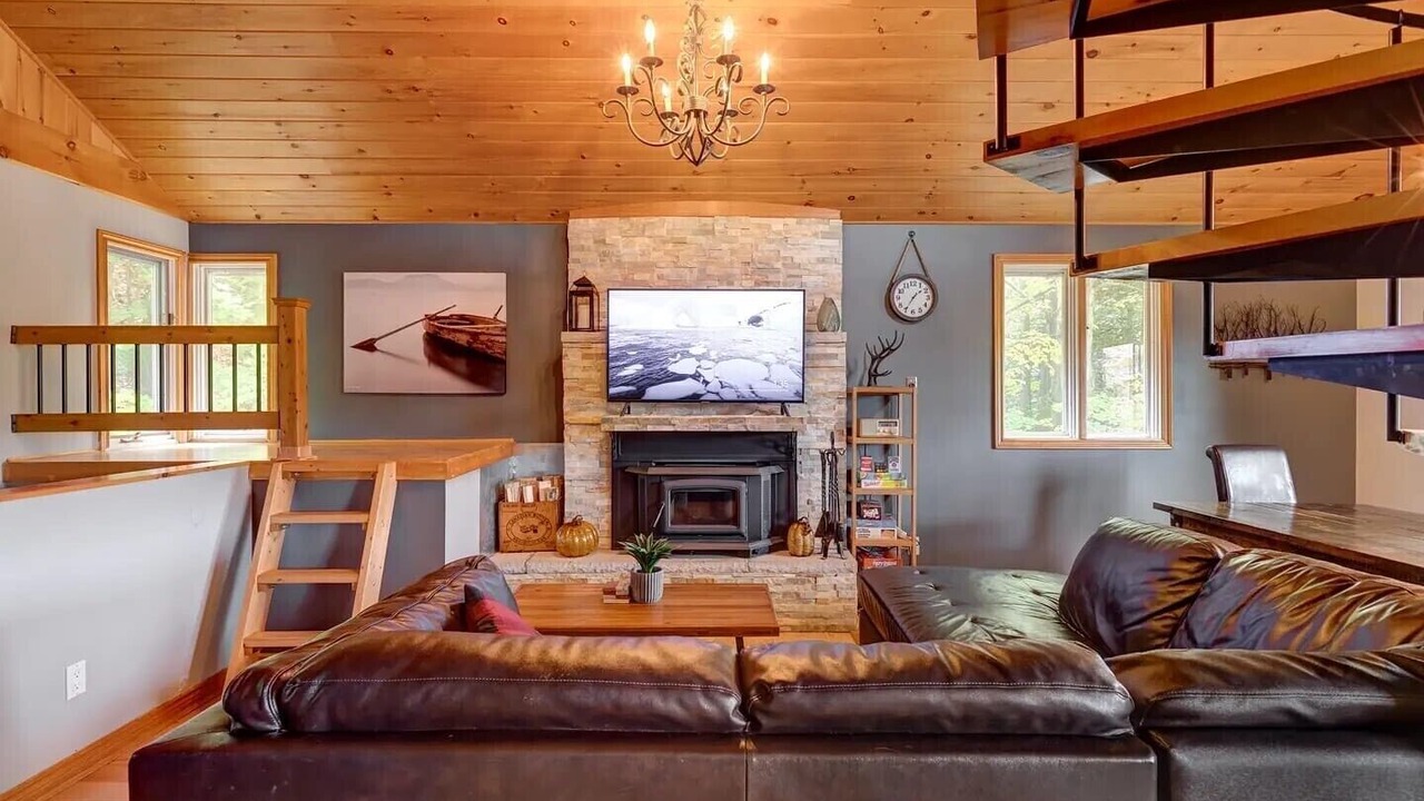 Photo of Livingroom in Otonabee-South Monaghan