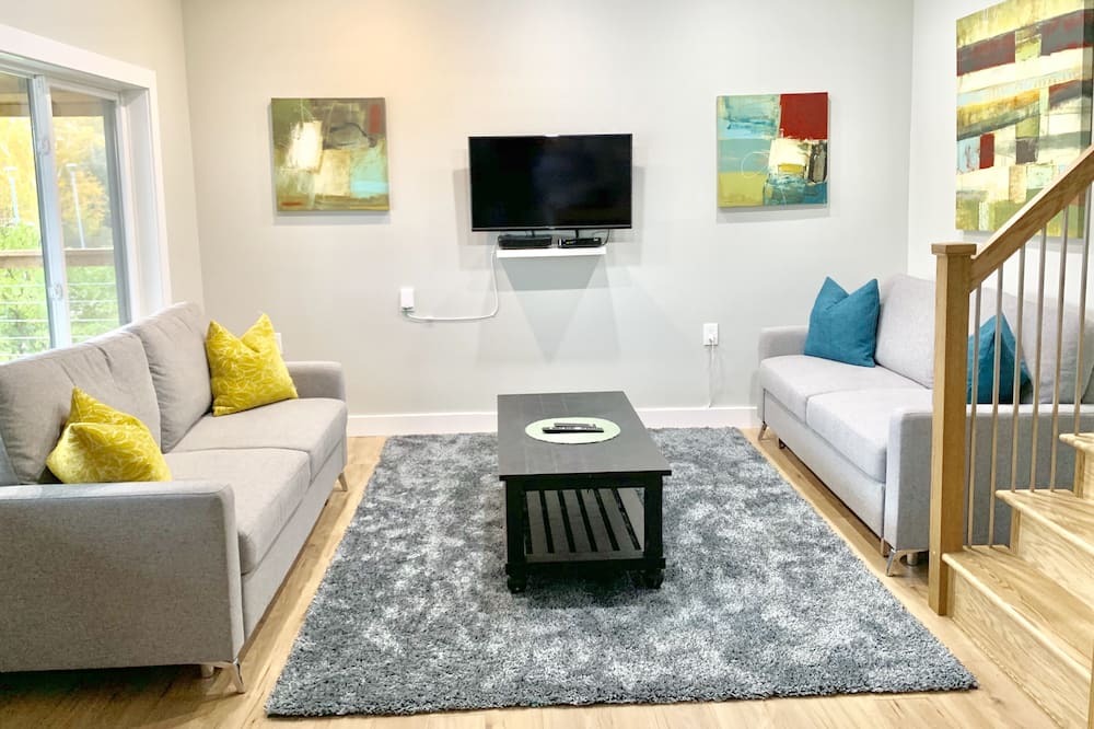 Photo of Livingroom in Sudbury