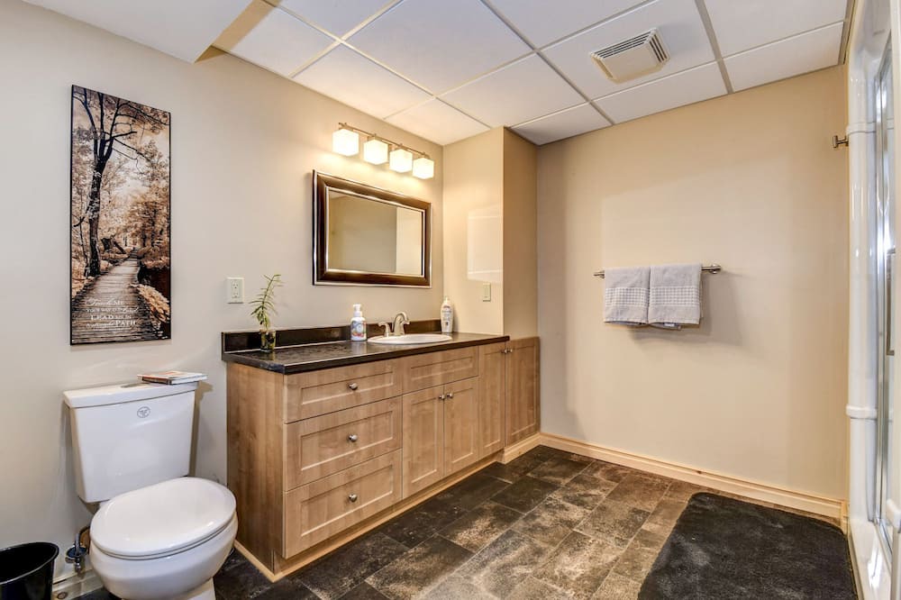 Photo of Bathroom in South Algonquin