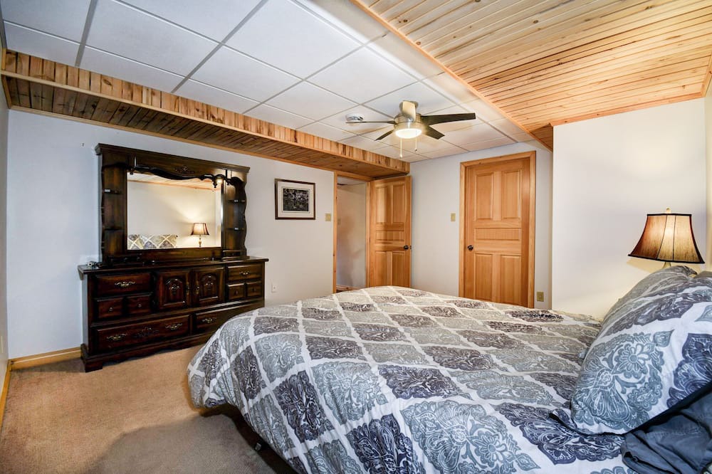 Photo of Bedroom in South Algonquin