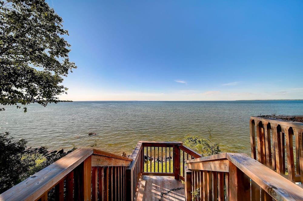 Photo of Patio Balcony in Georgina