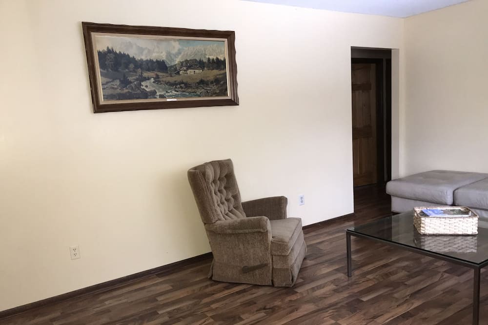 Photo of Livingroom in St. Paul