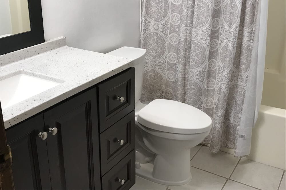 Photo of Bathroom in Highwood