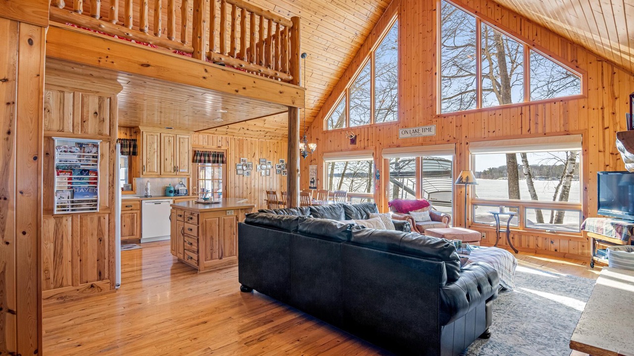 Photo of Livingroom in Emily