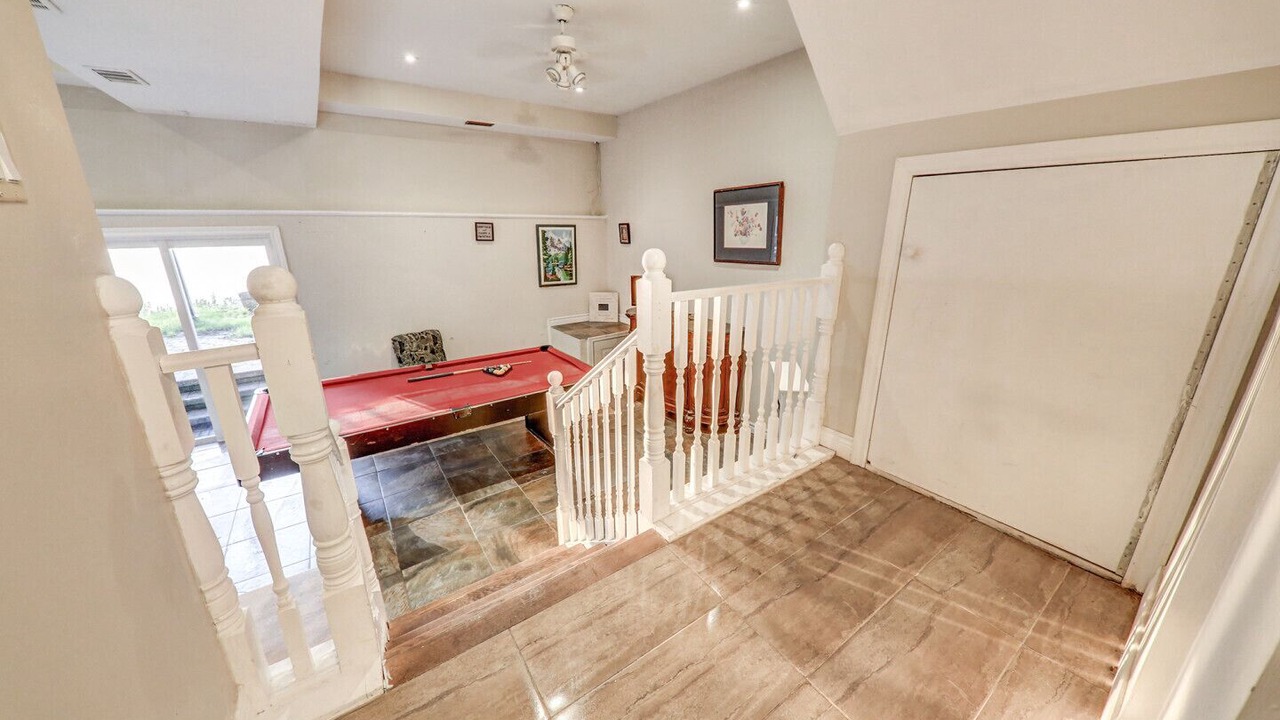 Photo of Livingroom in Janetville