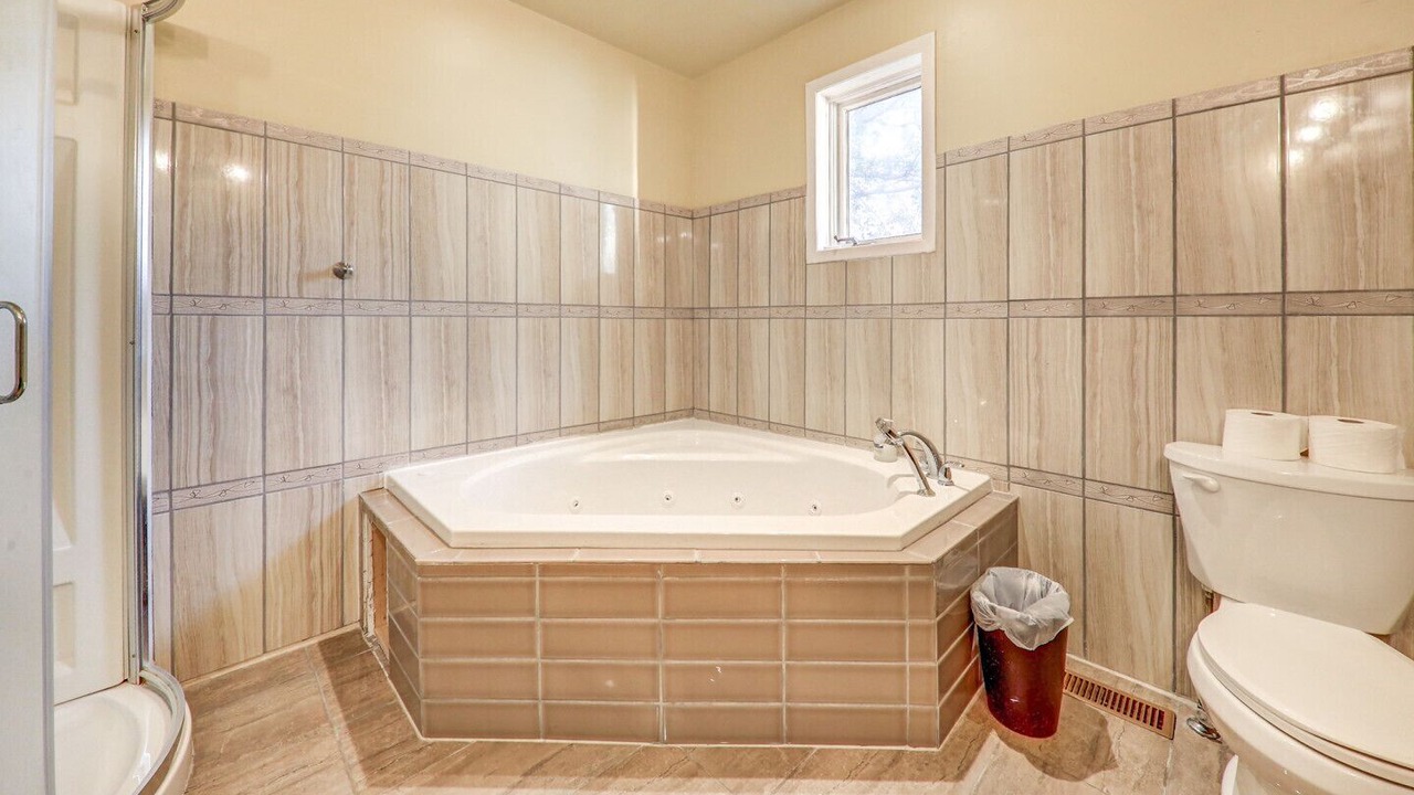 Photo of Bathroom in Janetville